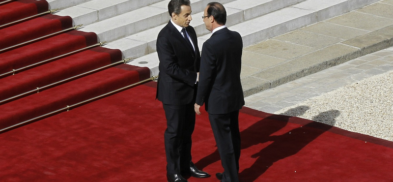Hollande átvette az elnöki hatalmat