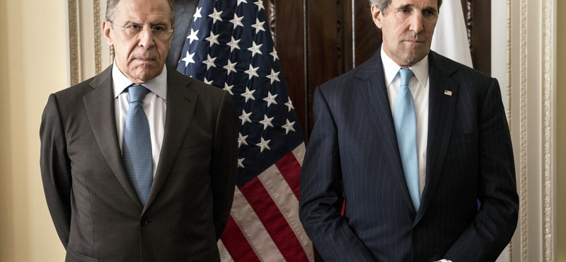 Lavrov a grúziaihoz hasonló bevonulással fenyegeti Ukrajnát