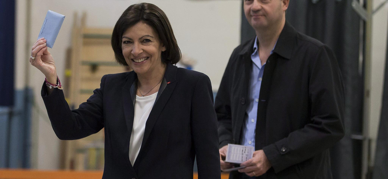 Párizs főpolgármestere Karácsony Gergelynek szurkol