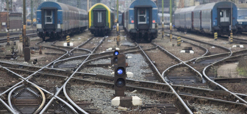 MÁV-vezér: több mint 12 milliárdot spórolt tavaly a vasút