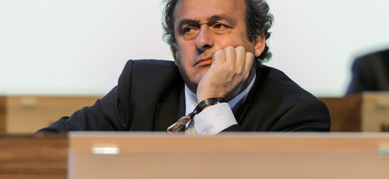 Platini öt cserét és fehér lapot szeretne a meccseken