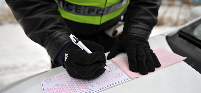 Elsősegélydoboz mánia: megrohamozták az emberek a boltokat