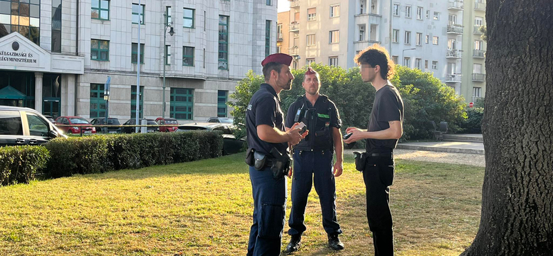 Néhány ember lézengett a betiltott palesztinpárti tüntetésen, volt, aki nem tudta, hogy elmarad
