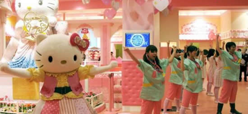 Fotók: megnyílt az első Hello Kitty étterem