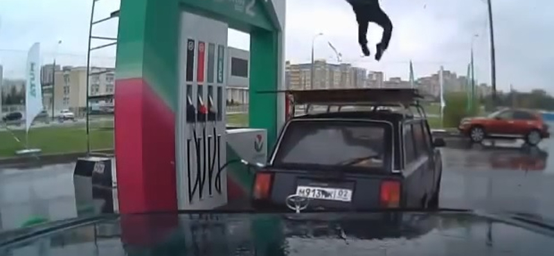 Videó: breaktáncos benzinkutas az év dolgozója
