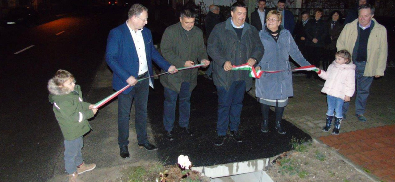 Ilyet még nem látott: sötétben avatott fel a fideszes képviselő egy árkot