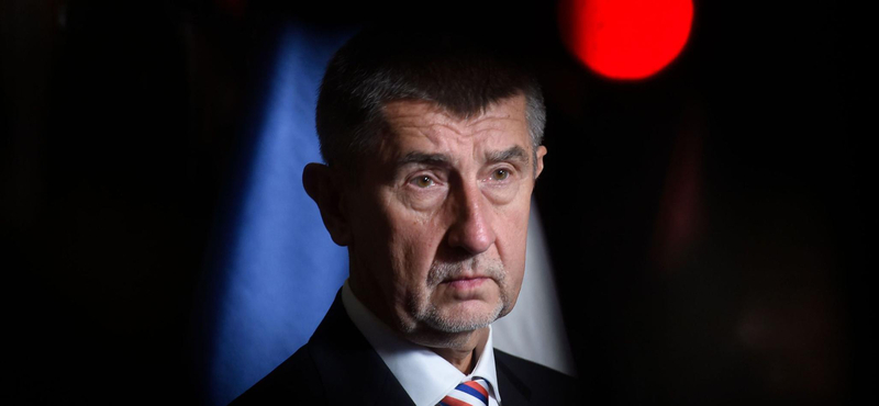 Százezren követelhetik a miniszterelnök lemondását Csehországban
