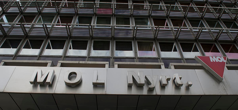 Kalandor lépés volt a Mol-pakett megvásárlása a hitelminősítő szerint