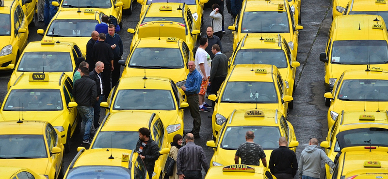 Itt lesznek lezárások a keddi taxistüntetés miatt