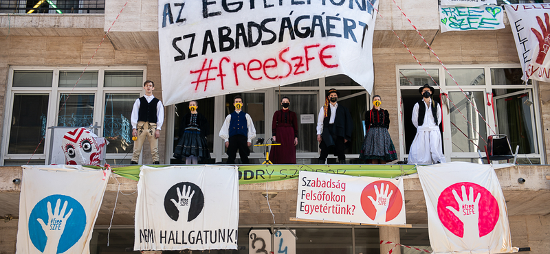„A saját döntésünk, hogy nem felvételizünk az SZFE-re” – diákok írtak nyílt levelet Vidnyánszkynak