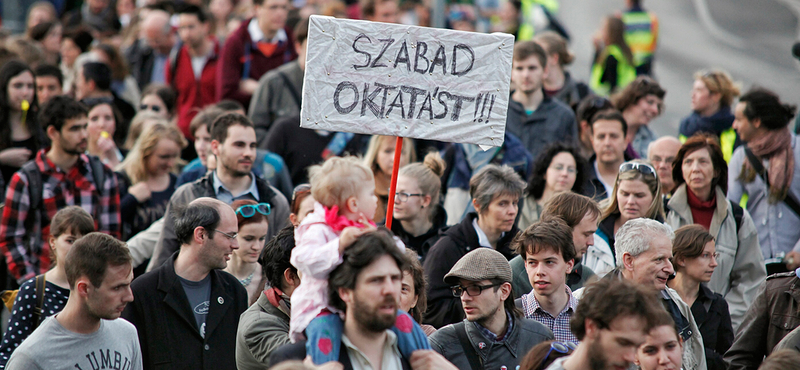 Három óra helyett hat hónapot kérnek a tüntető hallgatók és oktatók