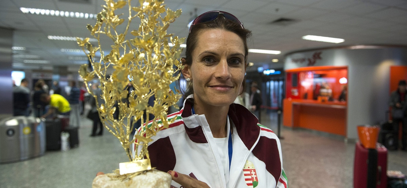 Magyar futónőre támadt egy pingvin az Antarktiszon