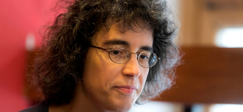 „Ahol túl sok a részlet, ott hiányérzetem támad” – interjú a Libri-díjas Szvoren Edinával