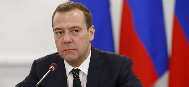 Medvegyev: Oroszország felkészült az internetről való lekapcsolódásra