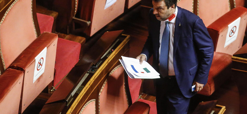 Megvonták Matteo Salvini mentelmi jogát
