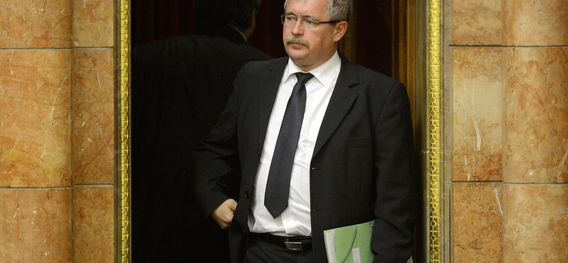 Fazekas nem tudott arról, hogy brókercégnél tartottak agrárpénzt
