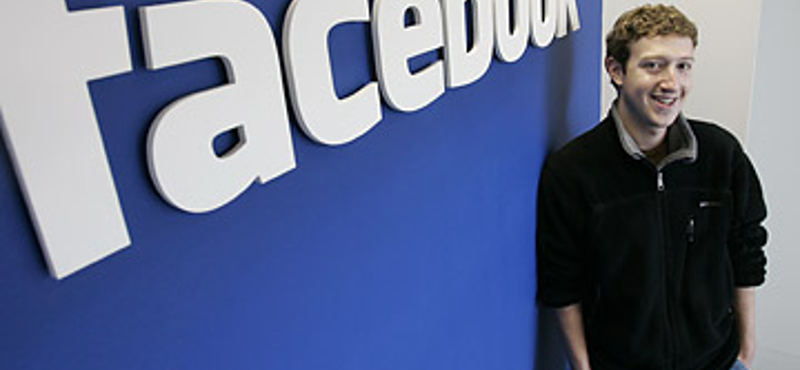 Költözik a Facebook - képek