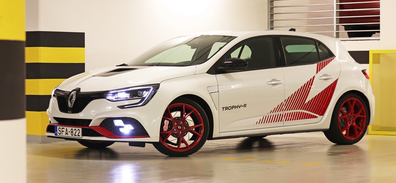 30 millió forint egy Renault-ért? Meghajtottuk a Megane R.S. Trophy-R-t