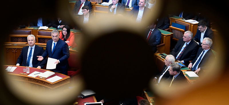 Ellehetetlenítené a nemváltás lehetőségét a kormány