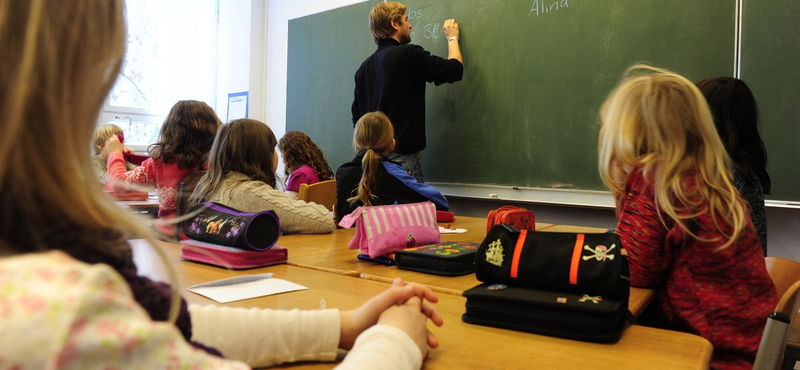 Egy újabb szégyenteljes rangsor: a magyar gyerekek járnak legkevesebbet iskolába