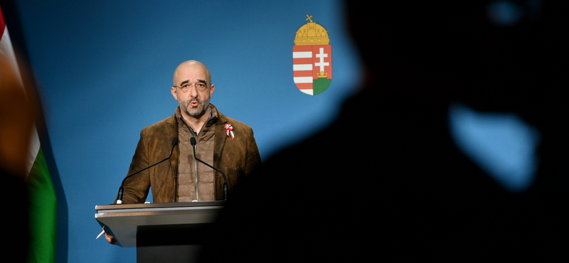 Tóta W.: Zolika, ha kérdeznek, válaszolsz