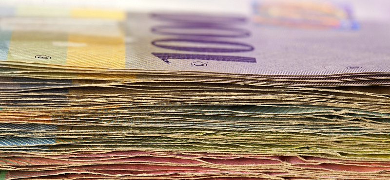 574 millió forintnyi adóra kértek könnyítést a koronavírus miatt