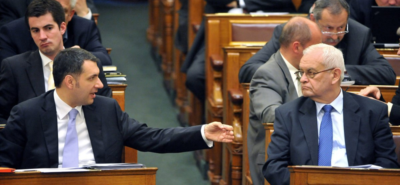 "Sok vita volt" - Harrach a Fidesz-KDNP frakcióüléséről