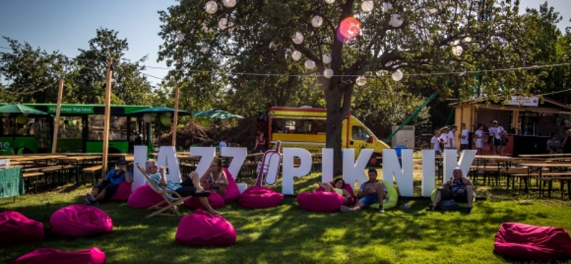 JP Cooper és Caro Emerald is fellép a Paloznaki Jazzpikniken