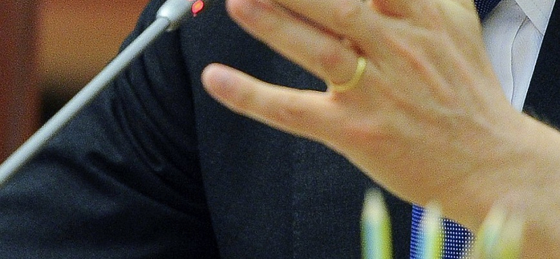 Politika nélkül nincs futball
