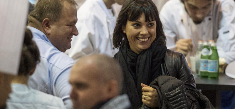Már rendelhetőek Orbán Ráhel bababoltjának 8300 forintos cumijai