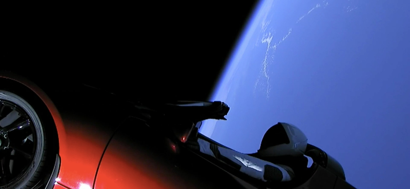 Budapestre jön Elon Musk édesanyja