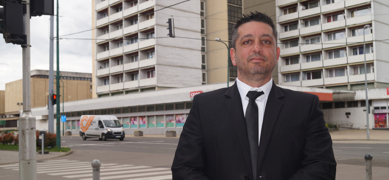 „Gyári melósból” lett országgyűlési képviselő, de most kilép a Párbeszédből