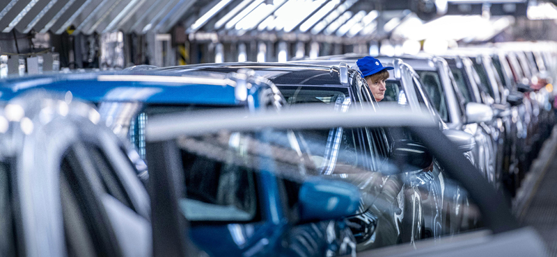 A mélybe rántotta a magyar exportot az autó- és az akkuipar