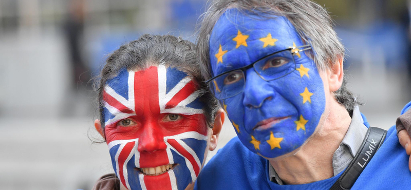 Brexit: Több mint egymillió aláírás gyűlt össze a kilépés leállítására