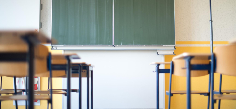 Befullad a távoktatás ott, ahol a hó végén eladják az okostelefont