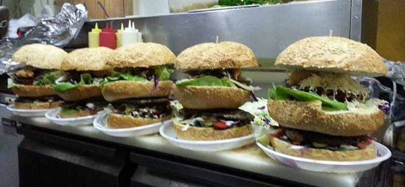 Skóciában 26 millió burgerre elegendő húst dobnak ki évente