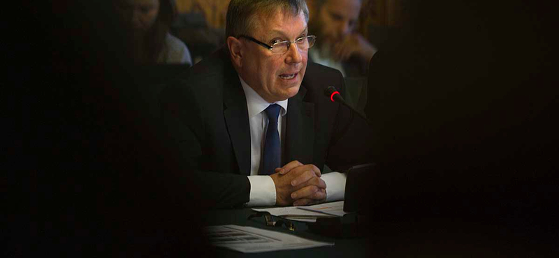 A Nagy Reformkönyvbe sűrítették Matolcsyék a sikereiket