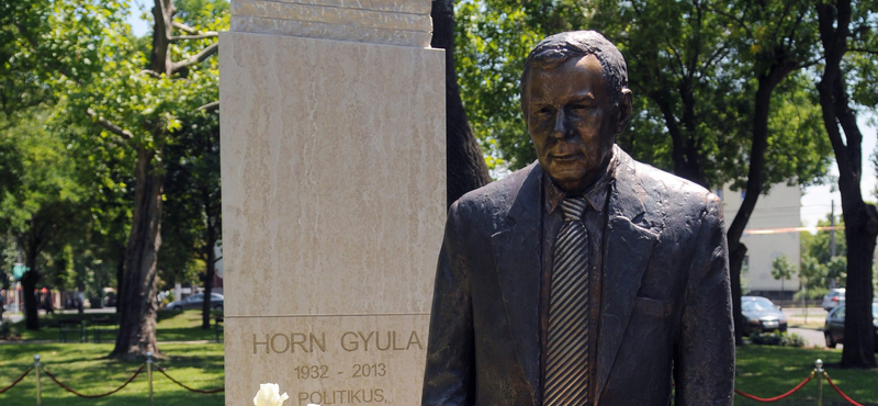 Át kell nevezni a Horn Gyula sétányt Budapesten