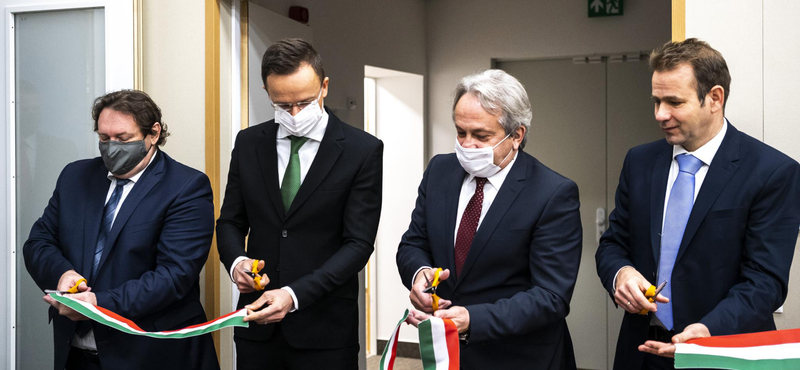 A magyar hírszerzés azt állítja, semmit nem tud a Szájer-ügyről