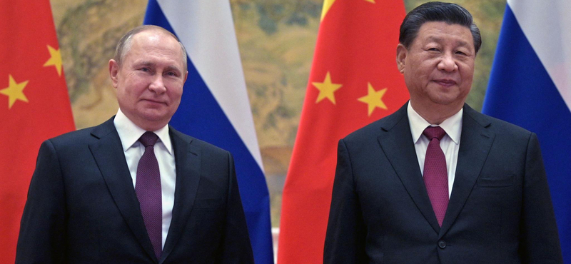 Putyin megérkezett Pekingbe és már találkozott is Hszi Csin-pinggel