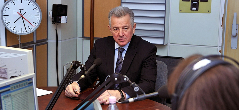 Szanyi: Schmitt Pál "már a magyarázatával hazudik"