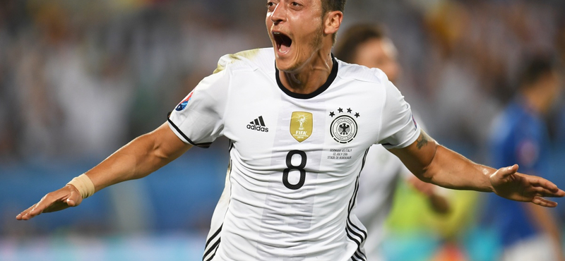 A Fenerbahcéban folytatja Mesut Özil