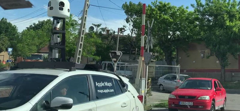 Budapesten járnak az Apple térképes autói, le is videóztunk egyet