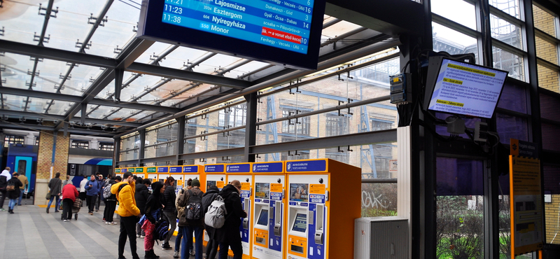 Kiakasztotta a MÁVappot és az automatákat az új tarifarendszer