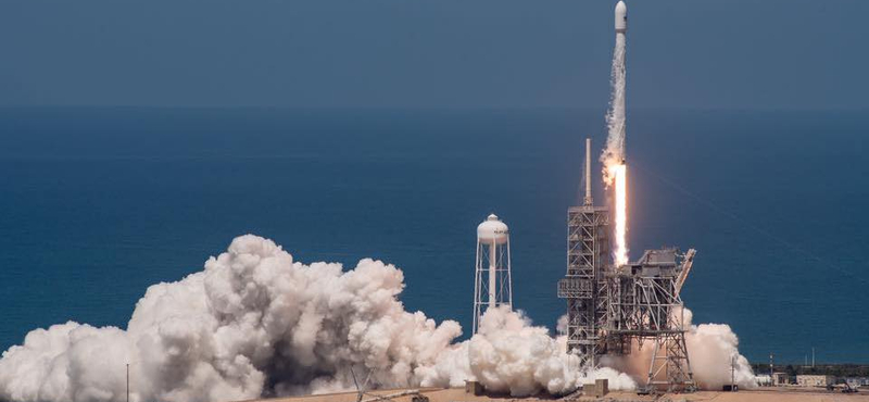 Annyira jól megy a Falcon 9 hordozórakéta, hogy már jégkrémet is visz fel az űrhajósoknak