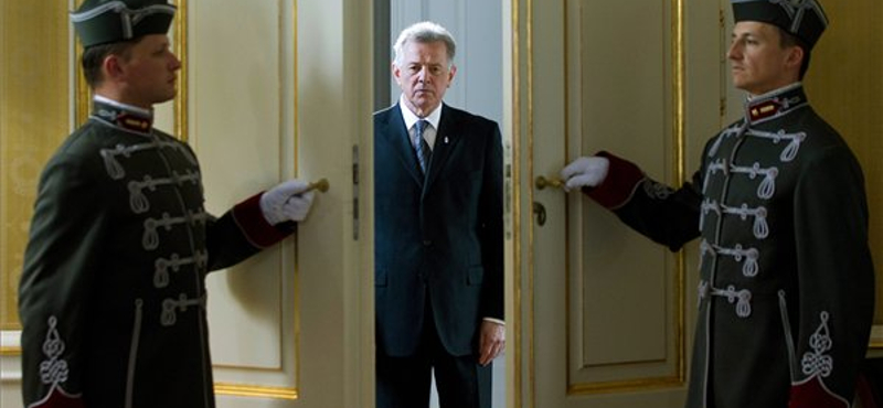 "Schmittnek le kell mondania" - reakciók a plágiumügyre