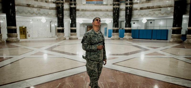 Luxus palotában laknak a bagdadi amerikai tábornokok