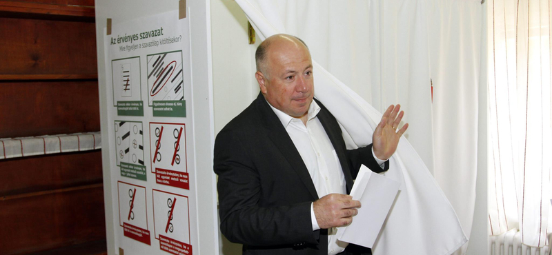 Meghalt Kriza Ákos