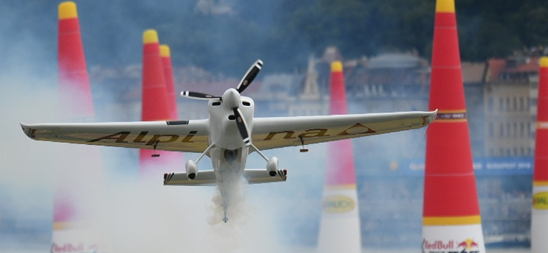 Hűtlen kezelés miatt tesz feljelentést az I. kerület a Red Bull Air Race ügyében