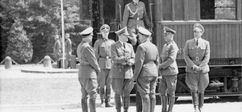 "Bocsánatot kérünk a nőktől, akiknek náci katonákkal volt viszonyuk"